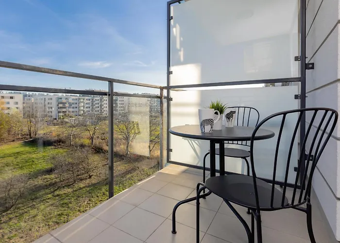 Unique With Balcony In Warsaw By Renters Apartmán Blizne Laszczynskiego